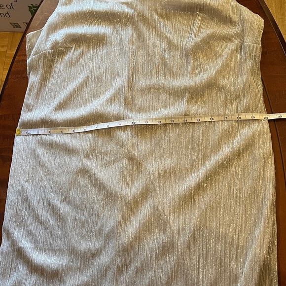 Mother of bride/ evening/ formal 2-piece set: midi dress & cardigan. Silver. 14 - Picture 11 of 13